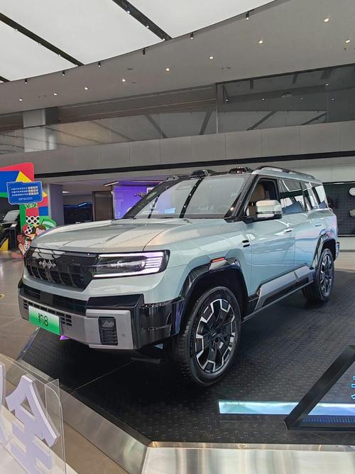 重庆142比亚迪方程豹硬派越野的爆款，英菲尼迪35周年与你共成长